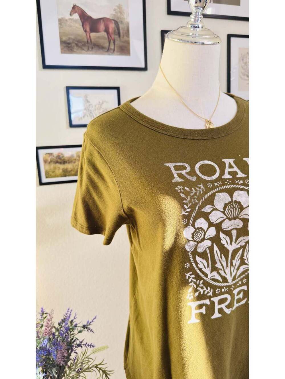 Old Navy Olive Green 'Roam Free' Graphic Tee - Size S Petite - Picture 2 of 9